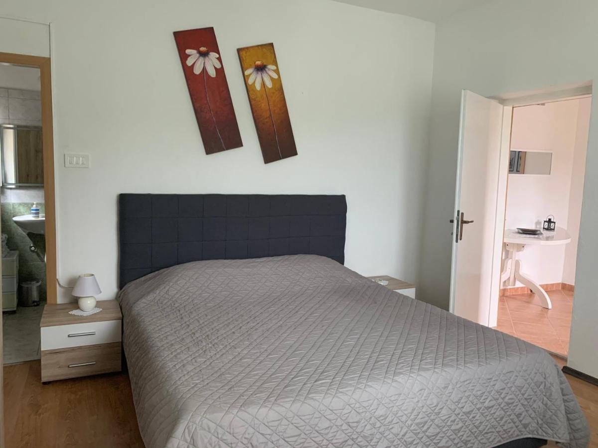 Apartmani Spomenka Seline Exteriör bild